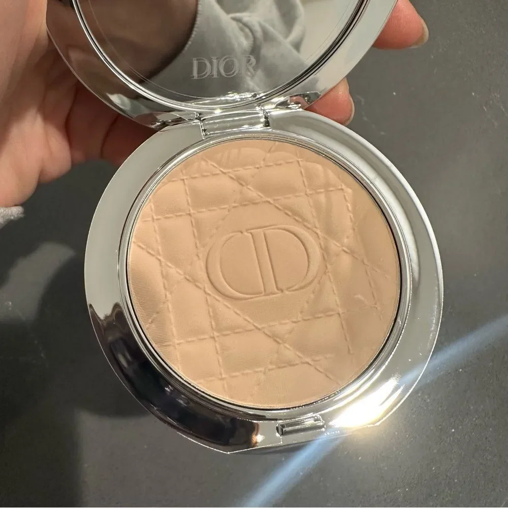 New in box Dior Beauty Forever Nude Matte Filter. #01 Fair NIB Blurring Setting
